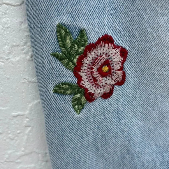 Desigual Womens Embroidered Flower Cropped Denim Jeans Light Blue Size 44 - Picture 12 of 16